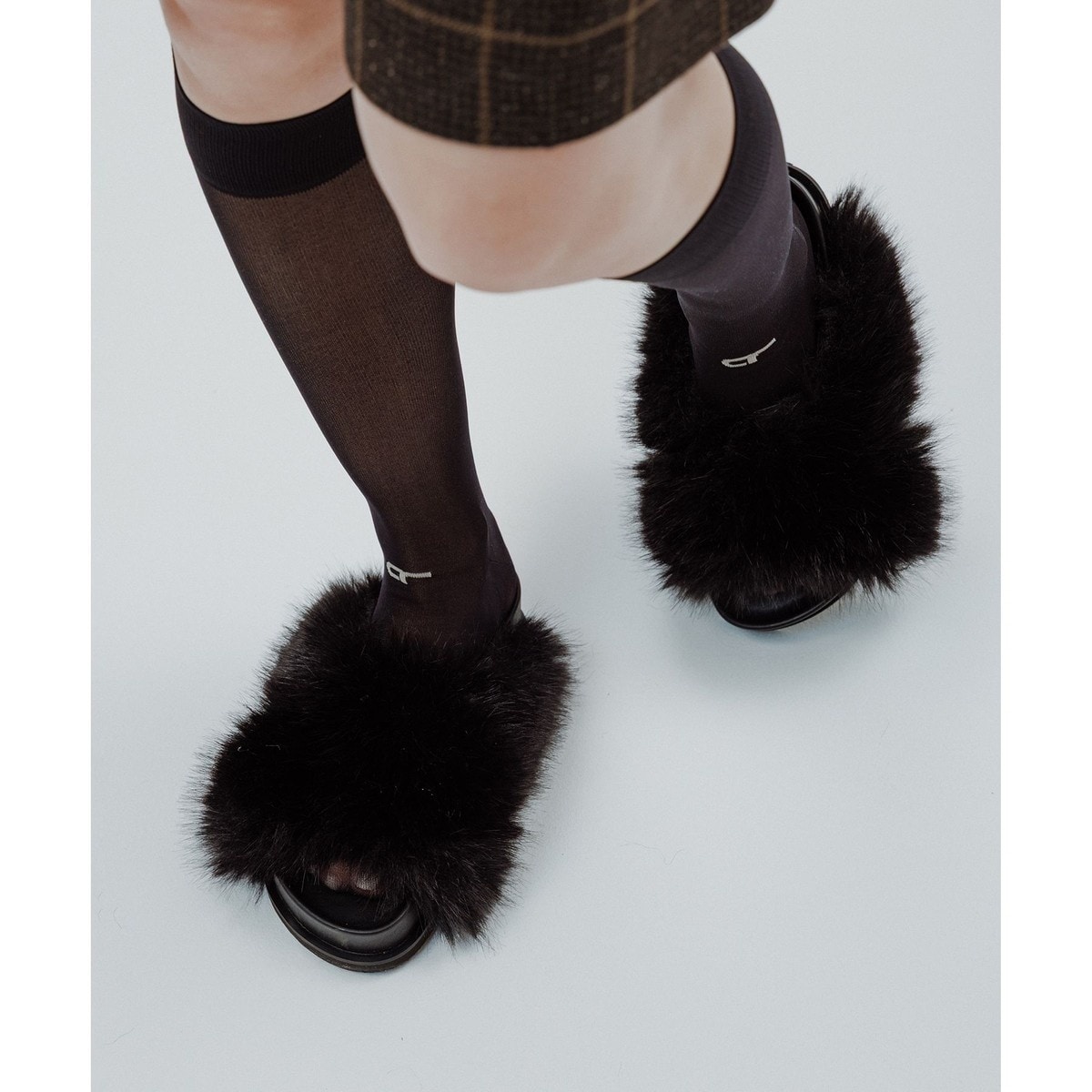 [}C]{[t@[T_/A_GyiADAM ET ROPE'j ubN(01)