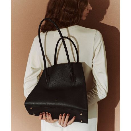 [^ԁFGAX85150]JfaDoRe JUN ONLINE \Jn 7/18()\̂ߓXܔ̔Jn߂ɔꍇ܂BADAM ET ROPEXܔ̔Jn@8/15()yMaterialz\:VNHɂA_炩Ƒϋv˔A㎿ȋvgpB:yʂň₷A[eBtBVU[gpB≘ɂ߂ꂪȒPȑfށByDesignzgȂꂽfUCɁAg₷ւ̂lߍ񂾃g[gobOB߂ɐ݌vꂽnhƏXɂnhŌ₭A₷QBvł邾AyʂAnƂƎ邱̃tHBʂȕtɗ͂ƂAǂ̊pxǋfUCɁBɍLAC̃VGbg̓g̉HL悤ȃC[WAzBVLPCt@CȂǂՂ[łeʂɁB^̑fވႢŃx[W(i:GAX85140)pӂĂ܂ByColorzX^COɂiɓޏ_炩AC{[ƁAȂ肷ȂiȃubN̓V[XŊ􂷂J[B----------------------------|Pbg:i1j[:A4tV_[:Ȃ-----------------------------