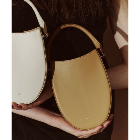 [^ԁFGAX85170]JfaDoRe JUN ONLINE \Jn 7/18()\̂ߓXܔ̔Jn߂ɔꍇ܂BADAM ET ROPEXܔ̔Jn@8/15()yMaterialz\:n̂邵Ƃ̋vgpB:yʂň₷A[eBtBVU[gpB≘ɂ߂ꂪȒPȑfށByDesignz^}Ŝ悤ȏ_炩Ȑȃ~j}2WAYobOBtBYɈێ邽߁Afނ̓nƍd̂郌U[gpBǂ̊px猩ĂǋAyʂɂ1_BX}[gtH҂܂~jTCYȂnhobOƂĂV_[ƂĂ􂷂pIȃfUĆBV[YMediumobO(i:GAX85160)pӂĂ܂ByColorz񂾋Ĉ悤ȃItzCgAuEA_炩ɓTamagox[WBǂ̐Fi`Ŏl̃X^CɊY3FWJB----------------------------|Pbg:Ȃ[:zs tV_[:(߉jtV_[O:-----------------------------