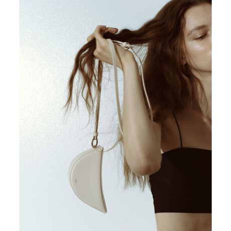 [^ԁFGAZ85010]JfaDoRe JUN ONLINE \Jn 7/18()\̂ߓXܔ̔Jn߂ɔꍇ܂BADAM ET ROPEXܔ̔Jn@8/15()yMaterialz\:n̂邵Ƃ̋vgpByDesignzToriV[Ỹ~jANZT[`[V[YBTorĩtHACRjbNň炵AANZT[õ~j`[BbvCzȂǁAȕKiƂ܂TCYBV̓tbvdlŃm̏oꂪX}[gɁBXgbv͒߉\ŃlbNX̂悤ɐgɂAobO`[⌨ƎRȃX^Cy߂ACeBt̃g[gobOƍ킹ē̃X^C߁ByColorz񂾋Ĉ悤ȃItzCgA_炩ɓTamagox[WAi`Ŏl̃X^CɊY2FWJB-----------------------------|Pbg:ȂtV_[:(߉j-----------------------------