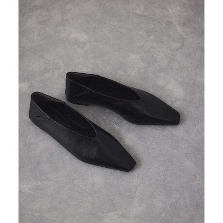 [^ԁFGAA25050]2025-26H~ADAM ET ROPE' FEMMEyMaterialz悢򊴂AU[̎ɂČI_炩̂tFCNU[gpByDesignzܐ敔͒͂A_炩̂tHڂ\tgXNGAgDBfC[ɎgfUCtbgV[YB[̂VGbg◚pɂIWifUC1ByColorz[hȃubNAjAX̂_[NuE2FWJByStyling PointzChŒߏ̃pc璷߂̃gDX^CO߁BۂȂAJWApcƍ킹ăV[ỸtHۗoXЁB