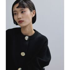 アダムエロペ(ADAM ET ROPE')の【WEB限定】・【サステナブル】セレクトネックウェーブボタンカーディガン