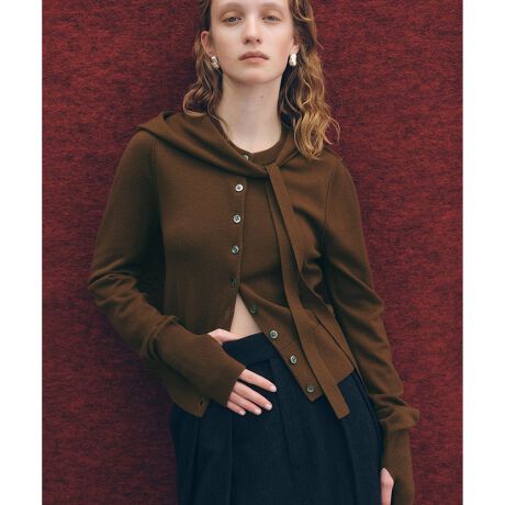 [^ԁFGAK25080]2025-26H~ADAM ET ROPE' FEMMEyMaterialzE[~JV~̍agpBnCQ[Wŕ҂݁AG肪ǂySnB_炩ȃ^b`ƃ\tgȃtBbgŁASnQBLk̗ǂfނŁAJbg\[oŒ悢݂́B_炩ȑfފAl̃bNXX^Cɂ҂ByDesignzJ[fBK͖D\ɂ̂RpNgTCYBR̃_[cfUCX[u|CgɁBgCAO^jbgXJ[t́AɂƂAɊARɃAW\BH~̃X^CÕANZgɂȂ邨ACeByColorzVbNȈۂ̃O[A_炩ȕ͋C̏oLiAghJ[̃uEAN₩ȍFȂȂ݂̗ǂCG[4FWJByStyling PointzRpNgȃjbg̓Chpcfj킹߁BV[gŃoX悭Ȃy߂ACeB{^ĈꖇgbvXƂĂ͂ẢHDƂĂALV[ŊBOp`̃Xg[́AɂƂ܂Agh̓ɊAɊAxAgbv̂悤ɊĂ݂BX^Cɍ킹ĊAWł閜\ȃACeB---------------:Ȃn:ȂLk::Ȃň:┖J:{^J|Pbg:Ȃ---------------fg:165cm size:Fi{uwAjg:169cm size:FiOwAj