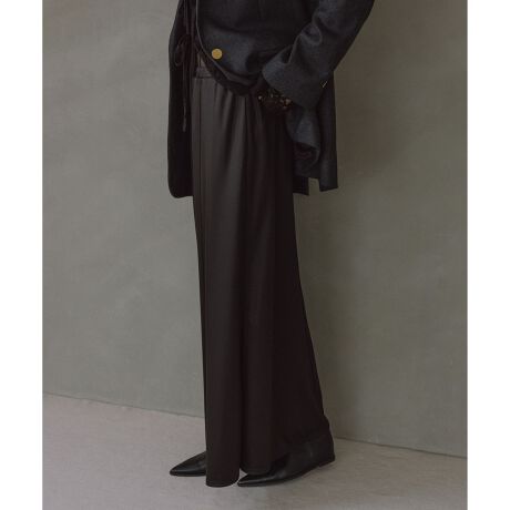 [^ԁFGAC25040]2025-26H~ADAM ET ROPE' FEMMEyMaterialz炩Yȕ\ʊ̒悢̂̃W[WfނɁAU[̂悤Ȍ̃G{XH{fނgpBH̉xɂ{fށByDesignẑfނƗhMU[͓IȃtAXJ[gBpl؂ւƃTCh̃XbgAcꂵČȂ̂|CgBEGXgxg̓SdlŃXgXt[łƋɁAEGXgRŒ߂\BubNƃ_[NuEɂ͐ÓdCh~e[vALiɂ͐ÓdCh~gpAÓdCɂ@\tByColorzėp̂ubNALiA_[NuE3FWJByStyling PointzJ[fBKWPbgAu]킹߁B---------------:Ȃn:Lk::₠萶ň:┖|Pbg:---------------fg:169cm size:38