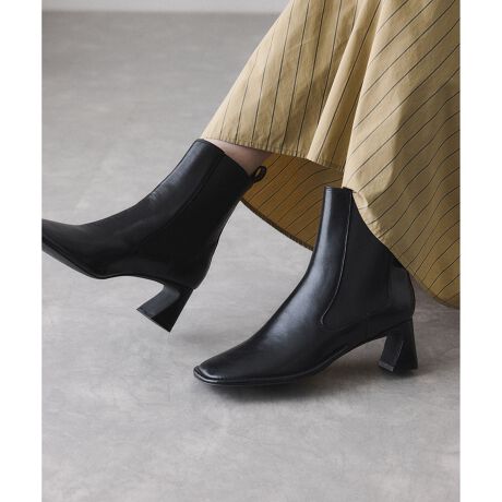 [^ԁFGAA25100]2025-26H~ADAM ET ROPE' FEMMEyMaterialziȃc̃X[XU[tFCNU[I肵ACjOɂ̓Xgb`̌W[WngpByDesignzTChSAu[c̃|Cgł{[̂ܐ^ɁAXeb`fBe[{IWifUCBq[͏dSɂȂ悤ȔZbgobOVGbgoX̎ꂽ`ɁBq[͈芴ǂAVGbg◚pɂʂȈꑫBƂ̃oXłꂢ߂ȕ͋CoBX^CAbvƈ芴̊悢̃q[|CgByColorzubNƃJ[L̂QFWJByStyling pointzpcłXJ[gł킹X^COI΂ȂACeBX^CO̎dグɑɃ|CgƂĎ̂߁B