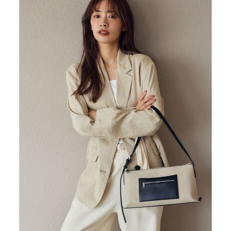 [^ԁFGAX55510]2025-26H~ADAM ET ROPE' FEMMEyMaterialzZ\nU[LoX̋CRrl[VubN(02)B܂Ai悭㎿ȃX[XtFCNU[SʂɎgpVFubN(01)AVFN[(16)pӂ܂BZnyʂŁA򂪔iCfނgp܂ByDesignzZPOINT 01V^̃X[TCÝAt@bViuɌ悤Ac䂪V[vȐ݌vɍŌ܂ł܂BKxȍׂ̃V_[xgVт̂钷ɐݒ肵ƂŁAoIȉs܂AR[fBl[g̃ANZgƂĂgĂ܂BZPOINT 02}`LA͗]vȃfBe[؍킬ƂAڈȏ̗eʁE[͂y߂fUCɂ܂BobNt̃V_[ŃX[Yɒ߂łA|ł΂߂ły߂܂BwZsւ̎QAJWAȃvCx[gV[Asp̃ZJhobOƂĂLgĂobOłB~hTCY͂yColorzubN(02)FdobOIȃI[U[͂肵AƂăJSobO̓JWABȔY܂̋~傪AU[ƃLoX̃Rrl[VBhƂǂh̗ZŁÂ郂[hoł܂BubN(01)AN[(16)FV[X^COI΂Ȃ[hƏi˔x[VbNJ[B⊴\R[fBl[g̃ANZgɂȂÃ[h[uVĂ邱ƊԈႢȂIRecy[W͂