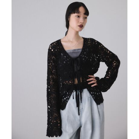 [^ԁFGAH25070]2025-26H~ADAM ET ROPE' FEMMEyMaterialzE[̋Nъ̂鎅gpBhJIWi̕ƎVNȑfށByDesignzאg̃`jbNŁAcȃVGbgfBɌ܂郌[XjbgvI[o[B[߂VlbNŃJ[fBKƂĂpłfUCBnŕ҂񂾃{|CgŁAD݂Ōł炵ĂBƑɂ͑傫ڂ̃tp[c{A`bƌ茳ʂȂffUCɁByColorz[hɌ܂ubNAN[̂悤ȃItzCg2FWJByStyling PointzCi[ɂ̓RpNgȃT^[g킹C[hX^C߁B{g̓JWAȃfjA炵s[X⃊[XJ[g킹āBWPbg̃Ci[ɍ킹ĂfACeB---------------:藠n:ȂLk:₠:Ȃň:---------------fg:169cm size:Fyfށz01:ubNijAN 75%  25%i㎅jiC 100%ij|GXe 100%15:ItzCgijAN 75%  25%i㎅jiC 100%ijRbg 100%