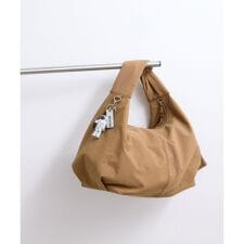 アダムエロペ(ADAM ET ROPE')の【WEB限定】フォルムナイロンショルダーバッグ
