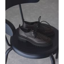 レースアップシューズ