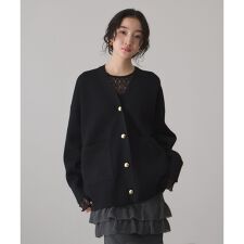 アダムエロペ(ADAM ET ROPE')の【サステナブル】ロゴボタンミドルカーディガン