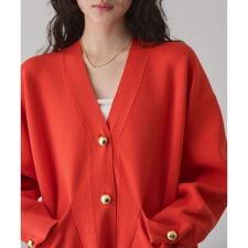 アダムエロペ(ADAM ET ROPE')の【サステナブル】ロゴボタンミドルカーディガン