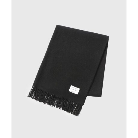 [^ԁFGKN55040]THE INOUE BROTHERS...(U CmEG uU[Y)̃CCuBrushed Scarfv́A⃊s[gĈpt@lC̃ACeB́uBrushed ScarfvATHE INOUE BROTHERS...̖͂1ł锭F̗ǂ͂̂܂܂ɁAADAM ET ROPE'ł͑唻TCỸXg[ŕʒĂ܂BCCBrushed Scarf͕30cmA180cmƃRpNgȃTCY͂łAADAM ET ROPE'ł͑̂̏ォZƂ\ȕ70cmA200cmłpӁB傫߂ȃTCYɂ}t[ƂĂ̎gp͂A茨ɊēZƂAЂ|ƂĎgp邱Ƃ߁BCCɂ͂Ȃ唻炱łAlXȃAW傫Ȗ͂łBfނ́wxr[ApJxgpAVN̂悤炩ȔG肪Bg͂A\ʂɃubVH{ƂŒǂ򊴂oAX^COɏioĂ܂BTHE INOUE BROTHERS...together with ADAM ET ROPE'̃Cibv͂sApJт̓tE炩ł炩̊GApJт̗ǂԂɎł̂AVN̂悤Ȋ炩ȎGBE[̂悤ȃKTKT͖AxGꂽȂƂSnǂBuxr[ApJv͂̊G͂茰ŁAƂ芴ăNZɂȂ悤ȎGE肪́BEJV~̂ƌ鍂ۉApJт̖͂̈ƂāAۉ̍BApJ̖т́A@ۂ̈{{Xg[̂悤ɋ󓴂ɂȂĂ̂ŁAfMނ̂悤ɒgCߍݍh\𔭊BEыʂoɂꂪyAC[W[PAApJт̓jbgɂ肪ȖыʂoɂfނłAVî悤ȕ҂ݒn̔BEJbƂgANȂǂ̉w@ۂłłjbg͏ꂽA₦肷BApJт͕Axߋ@\˔Ă̂ŁASn悢gۂĂBEɂ͕KvŒŏ\ApJ̖тɂ͖܂܂邽߁AjIC񂹕tɂꂪȒPB~ł͂jIČƂȂ邪AjIC̐SzȂBEfނ̒łIɍ]E[JV~AASȂǁAbтƌĂ΂gfނƔׂĂ炵_ȂAApJ̖т͑Iɍ]ByTHE INOUE BROTHERS.../U CmEG uU[Yzf}[N̓Ryn[QŐ܂ EjZɂ2004NɐݗꂽuhuTHE INOUE BROTHERS...vBɃjbgCƂiWJĂ܂B{̑@ׂ\zZpƑfޑIтւ̍SAk炵pd@\⍂fUCZĐ܂RNV͐Eŏ܎^Ał͐EIȃjbguhƂĔFmn߂Ă܂B