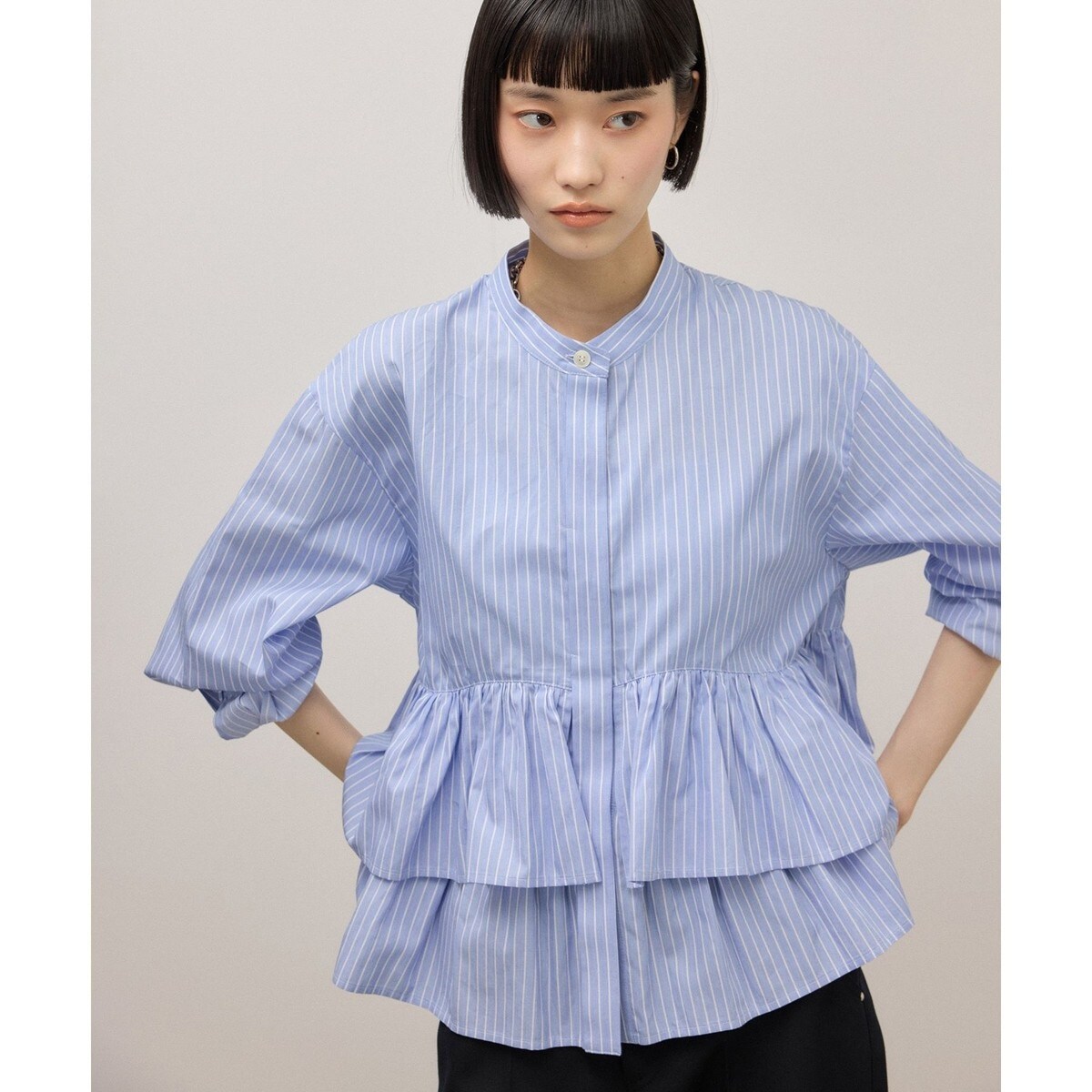 ADAM ET ROPE フリルブラウス サックス ブルー F WEB限定】・【定番】フリルブラウス | アダムエロペ(ADAM ET ROPE