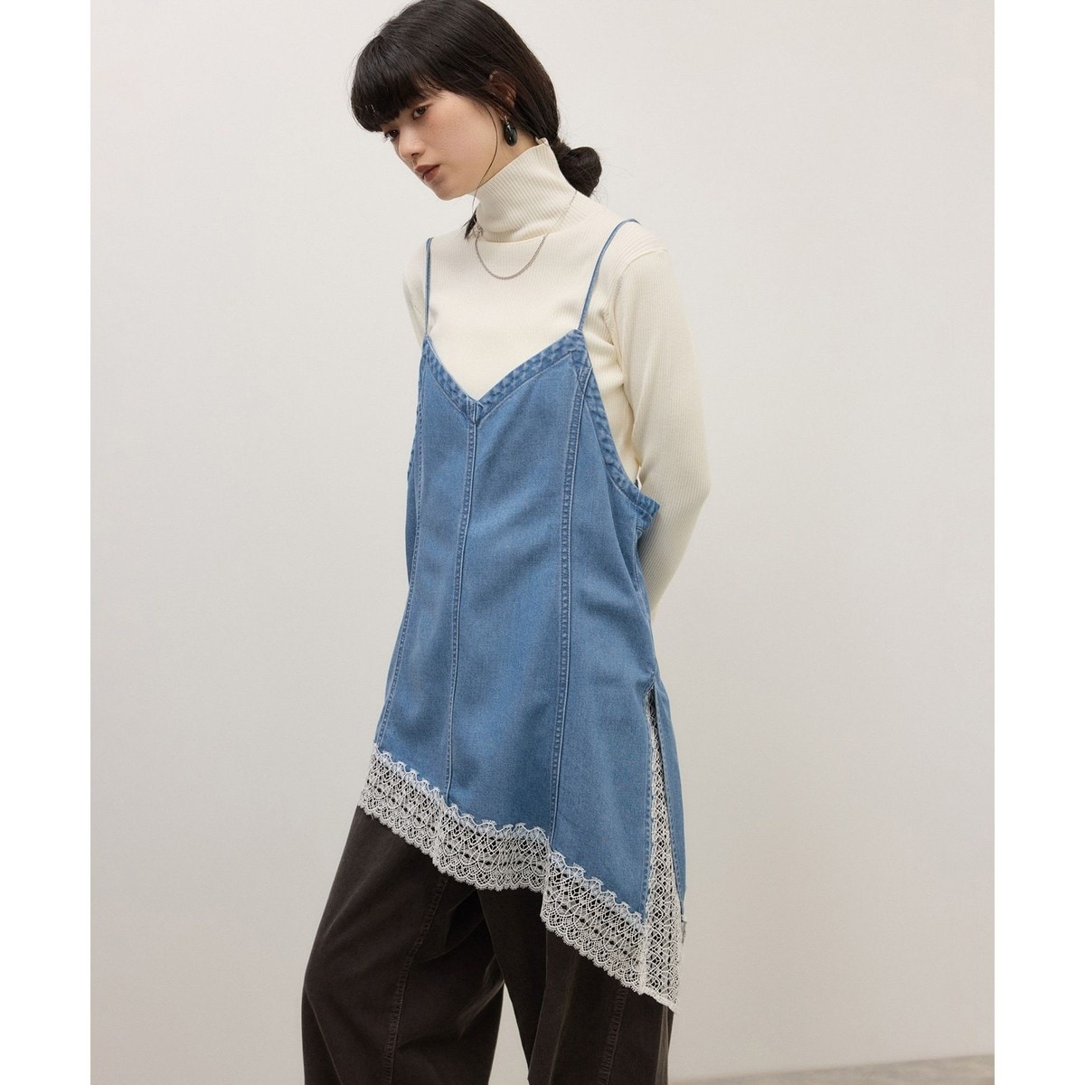 ♥️かお@♥️ デニム風 Cottonショルダーレース付きバルーンキャミ WEB限定】レースコンビデニムキャミ | アダムエロペ(ADAM ET ROPE