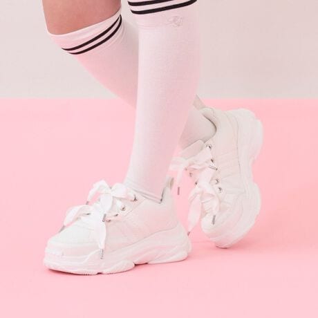 [^ԁF8153420]܂܂ȃR[fƑ̗ǂ킢Xj[J[łBX|[eB[ӂfUCɁA_u{ƃgŃK[[ȗvfvXBȂy߂̃\[AbOCƌĂ܂BC\[ɂ̓NbVAKȂ͂SńB㑤̃{OŁAȒPɒEł܂Bd(MTCY)F240g