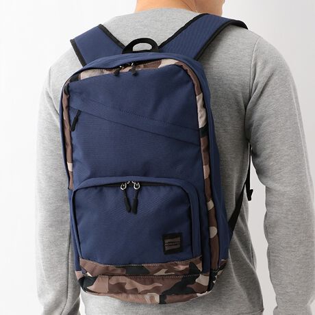 軽量 収納多数 デイパック Rb 07 カモフラ 雨の日も安心 レインカバー付 ノーマディック Nomadic ファッション通販 マルイウェブチャネル To519 162 56 01