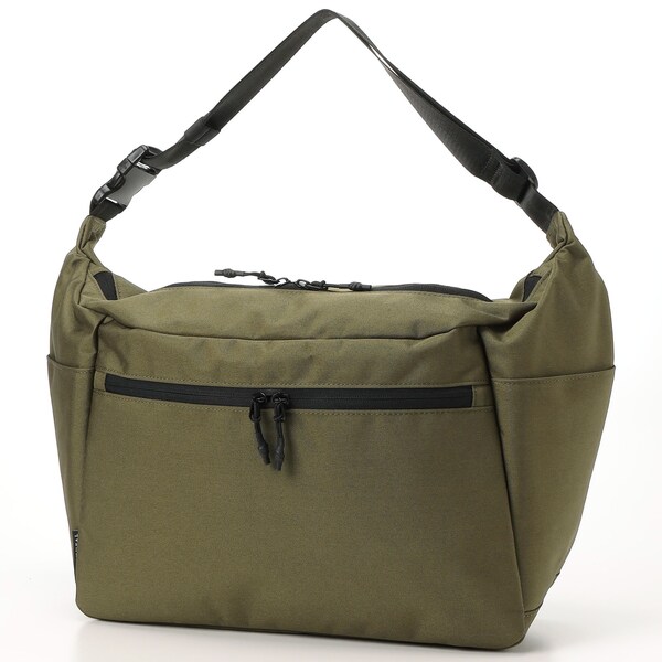 B.C.+ISHUTALネイサンショルダーバッグ軽量ポリエステル素材