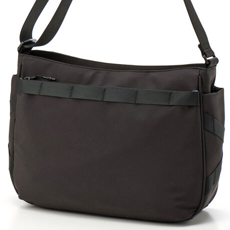 [^:ILI-7303]yĝɗDꂽ|GXefނgpBA4t@C[\ȃTCYByʂŉJɂH{ꂽƂGSn̍x|GXefނ̗pBʂׂ𗼃TCh܂Ŏ{AfUCɗ̊ƂƂۂ܂BANZgƂĕDe[vgpAO\ȃ|[`͓ɍDȈʒuŎt\BFƃ_ȑfފŁAG߂킸g܂B֗Ŏg₷|Pbg[Oʃt@Xi[|Pbg~1CFI[v|Pbg~2}`tE^|PbgiS߁{}WbNe[vtj~1O\ȃ|[`~1wʃt@Xi[|Pbg~1TChɂ̓ybg{g܂ݎPI[v|PbgtBЂ̃V[YŁA֗ƃX^C𗼗obO̖͂B