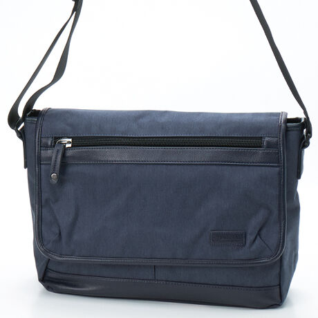 [^:IOB-7303]JWArWlX܂ŕLgV_[obOłBVvȃJuZfUCŃCfނ͖ے|GXe/w{DɝH{Ă܂BJuZɏd^RCt@Xi[?10̗pĂ܂BpXP[XX}tHȂǃTbƏoł֗|PbgłBC[͈S̃t@Xi[J^CvłBC[̌둤Ƀm[gPCȂǎ[ɕ֗ȃE^|Pbg܂BC[Oɂ2x^|Pbgƃt@Xi[|Pbg܂B{̔wʂɂ͒TCt蒠ȂǏo֗ȃt@Xi[|Pbg܂B{̔wʂɂ̓L[o[ɑ\ȃzbN߃xgtĂ܂BJWAArWlXAgx܂ŕLgV_[obOłI