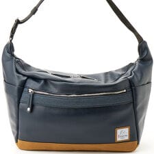 トリプルマテリアル バックルショルダーテープ付き ショルダーバッグ 15L