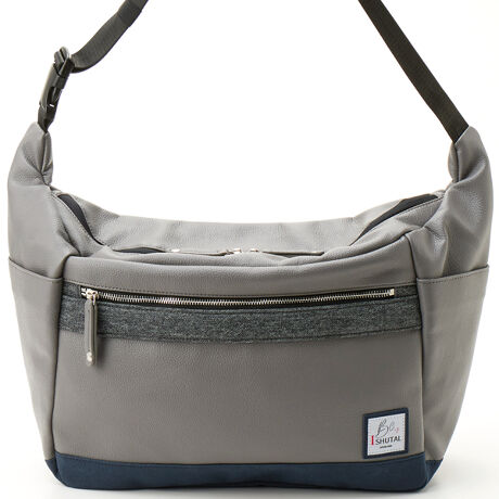 [^:IKL-6903]3ނ̍gݍ킹V_[obOłBV_[e[vɃobN𓋍ڂAЎłE₷݌vBTCh|Pbg͐Ȃǂ̎[ɑΉAʂ̃t@Xi[|Pbg͏oꂪX[YłBC[ɂ̓t@Xi[|Pbg1AMdi̊Ǘɕ֗BigɓK 15 L ̗eʂŁAʋ΁Eʊw炨o܂ŕLg܂B