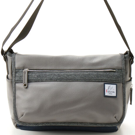 [^:IKL-7903]A4Ή̂Ԃ^CvobOłBo◷sɕ֗ȃL[o[ʂ𓋍ڂAgTCh|Pbg̓ybg{g[ɂΉBwʂ͌yʃbVdlŁAt@Xi[|PbgĂ܂Btbvɂ̓t@Xi[|PbgAtbvグƃI[v|Pbg~2zuB̓E^|Pbg~1AI[v|Pbg~2At@Xi[|Pbg~1Őڂ₷\łB 5 cm ̃w{e[vň芴߁A͍d_炩ȂݒB