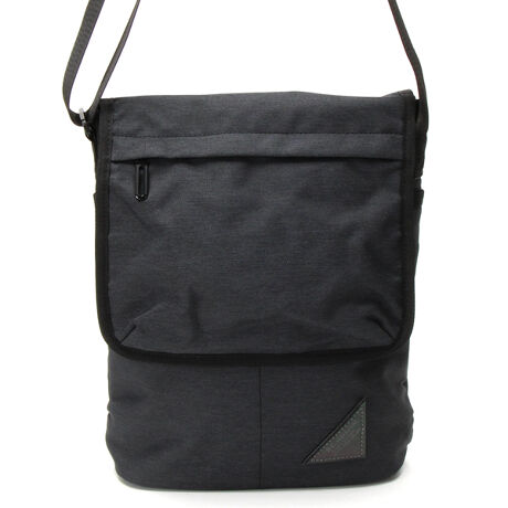 [^:IMA-5903]yIMA-5903zc^tbvV_[obOX^CbVȏc^fUC̃tbvV_[obOB<br>ɗDꂽے|GXefނgpAˑR̉JɂSłB<br>wʂɂ͕֗ȃ|Pbg𑕔AL[o[ʂɂΉB<br>A4t@C܂TCYŁAʋ΂ʊwAoɂœKȖ\V_[łB