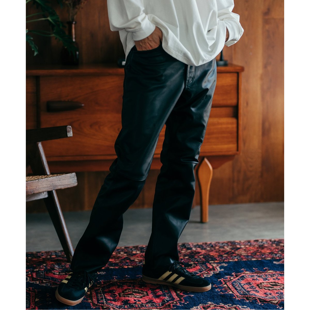 《予約》バッファローレザー モトクロスパンツ JOURNAL STANDARD ジャーナル スタンダード パンツ その他のパンツ ブラック*[Rakuten Fashion]