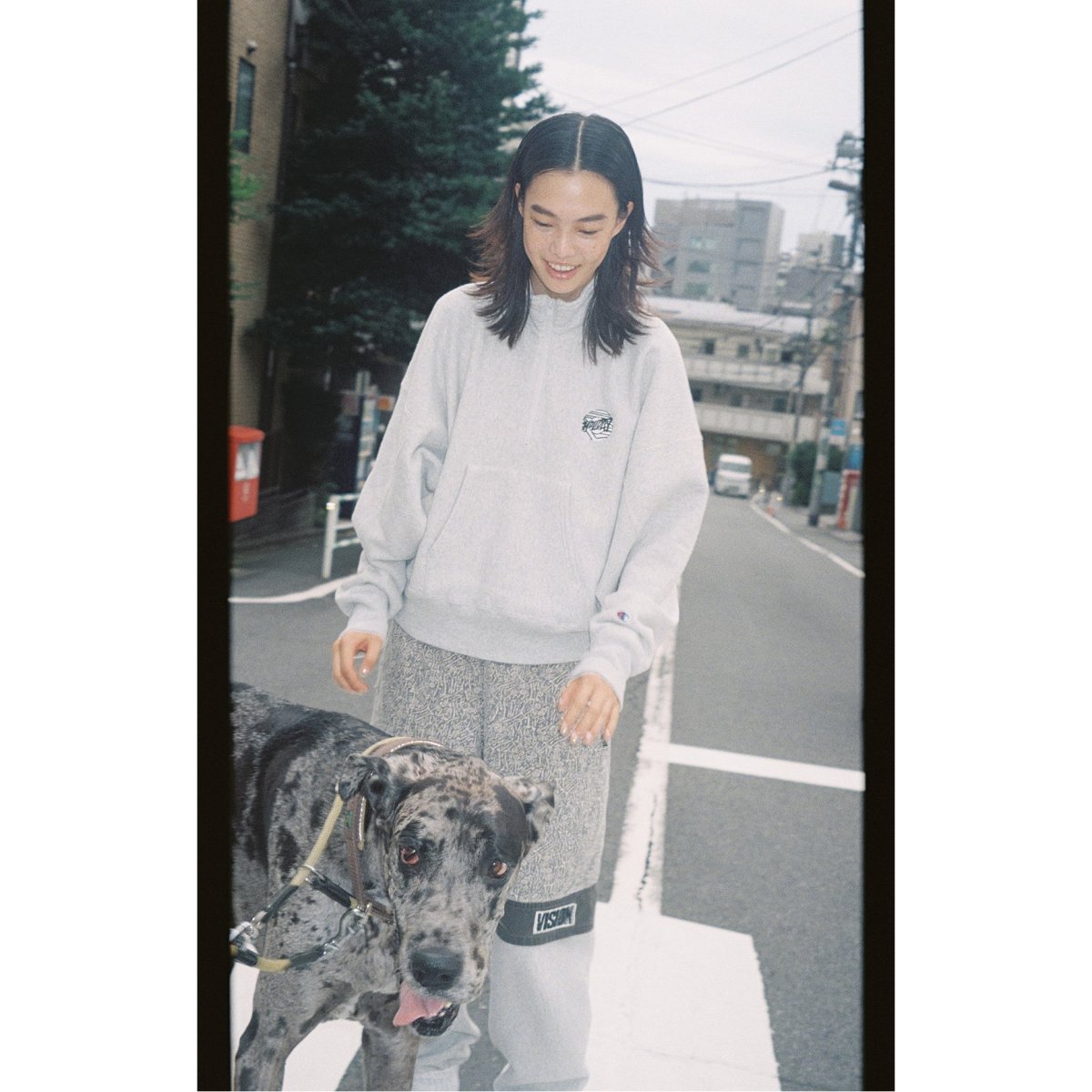 美品！ジャーナルスタンダードholiday スウェット CHAMPIONxJOURNAL STANDARD】by HOLIDAY REVERSE WEAV
