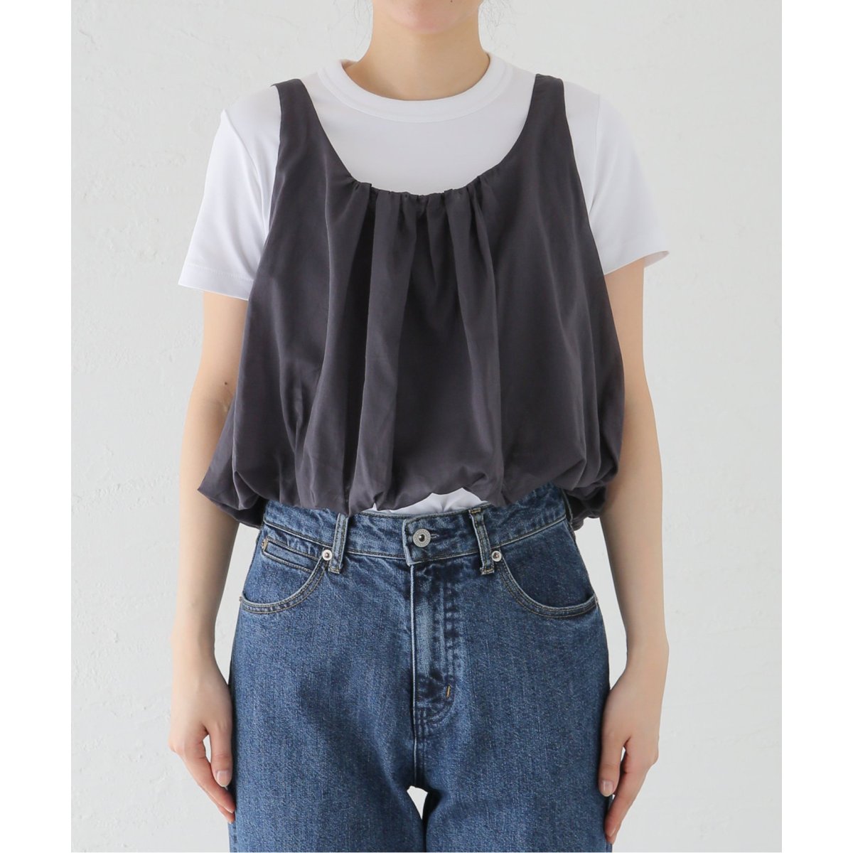 AMOMENTO SHEER VOLUME CROP TOP