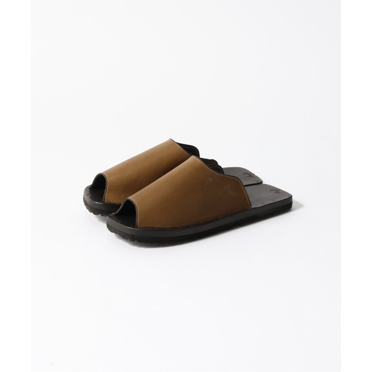 ユッタニューマン KAHTAN Jutta Newman Kahtan Sandal in Dark Clay – VESTIGE
