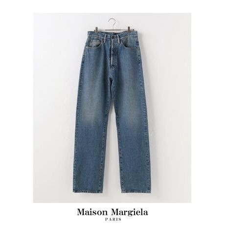 [^:24030685004530]yMAISON MARGIELA / ]E}WF z1988NɁAxM[og̃fUCi[łA}^E}WFɂĐݗꂽtX̃p̃t@bVuhBX́AMaison Martin Margielai] }^ }WFjƂuhłA2014NANX`EfBI[ȂǂŃfUCSĂLAWEKA[m̃NGCeBuEfBN^[ACoāA2015NɁAMAISON MARGIELAi] }WFjƂuhɕύXB1989 S/SRNVpRNVɎQĂÃRNVɂ́A܂ł̗słƂVGbgɑ΂āAXŃ^CgȃVGbg̃WPbg{gXĂƂ펯𕢂NG[Vr𗁂сAufXgCERNVvƏ̂ƂƂɁAfr[RNVȍ~uh̑㖼ƂȂĂB舵ɂẮAiɂĂ戵\ɂĂmFBƖ̊֌WɂAۂFČꍇ܂B܂p\REX}[gtHȂǂ̊ɂA኱iƉ摜̃J[قȂꍇ܂Bi̐F́AiAbv摜QƂB[J[^ԁFBE009J[ɂĕД̔J[F[J[J[ubN(001)FBLACKuE(020)FBRN HAVTCYɂĕД̔TCYF[J[TCYt[(009)FO/SfTCY:g:180cm pTCY:30