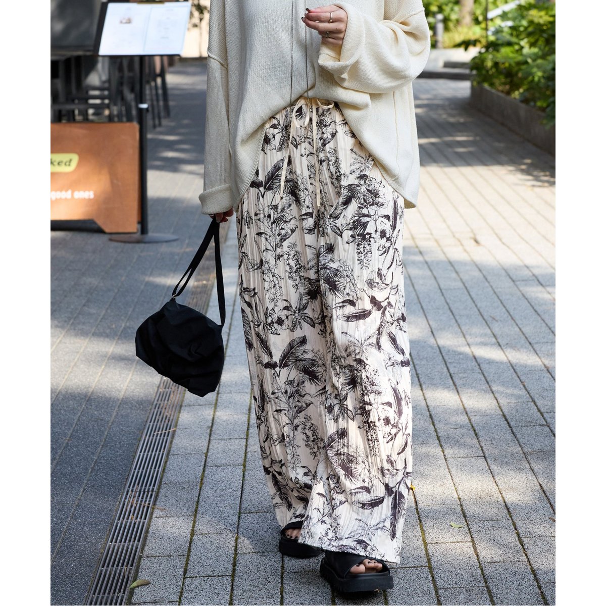 JOURNAL STANDARD｜リーフ柄プリーツパンツ | Rakuten Fashion