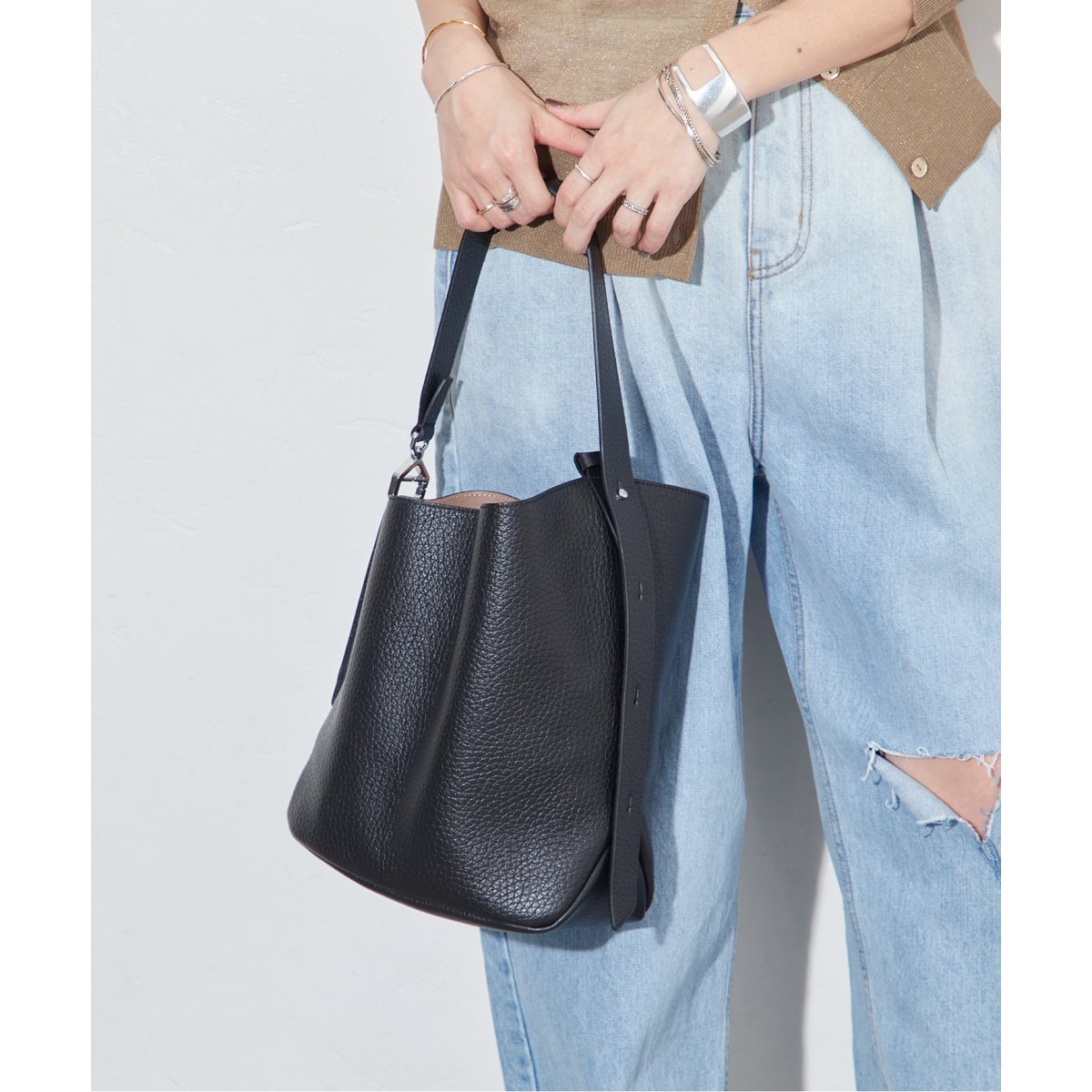 FURLA SFERA VERTICAL クロスボディバッグ | フルラ(FURLA