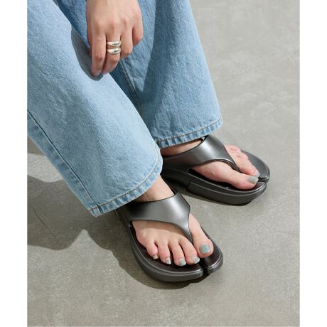 [^:25093410004710]y2025SSzJOURNAL STANDARD [J[^ԁFPAES-01J[ɂĕД̔J[F[J[J[Vo[(093)FSILVER^bN(096)FGUNMETALTCYɂĕД̔TCYF[J[TCY23(230)F2324(240)F2425(250)F25NbVyĉăwreԈႢȂ̃T_BVo[g[ŉĂ̑ɉfꑫB܃fUC|CgłIyPaes/yCYz2021NɃX^[g؍̃V[YuhB\ACeFLIPFLOP͓ƎJZpōꂽfނgpĂAy͂̂ƏՌɘaƒe͐˔AĂԁAɂ镉S炷ł͂Ȃ̂̃Jo[ʂƎxĂ܂B舵ɂẮAiɂĂ戵\ɂĂmFBƖ̊֌WɂAۂFČꍇ܂B܂p\REX}[gtHȂǂ̊ɂA኱iƉ摜̃J[قȂꍇ܂Bi̐F́AiAbv摜QƂB