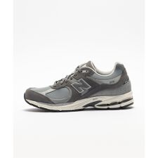 【New Balance / ニューバランス】 2002R