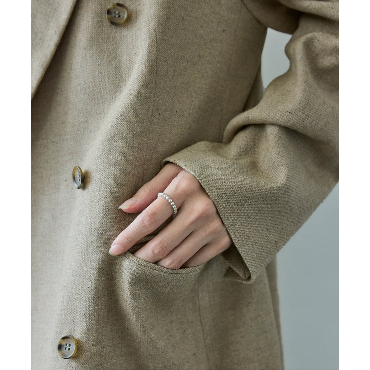 Annika Inez / アニカ イネズ】 Pivot sphere ring R183