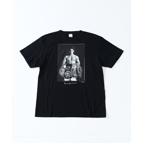 [^:25071610005230]s㏮ ~ a ~ JOURNAL STANDARDtv30Ss27KOBAWA2Klc̓ꉤ҂ŁÄ|IȋuThe MonstervƌĂ΂㏮IB̖܂ꂽACeAʐ^ƁEaƂ̏̃ApR{[Vœoꂵ܂B{RNVł́A2023NɑaBe㏮I̋Mdȃ|[g[gvgAJbg\[2fCibvBáALE|[g[g̐Eő𑖂葱鋐łȂ@ׂŗ͋ʐ^㏮ȊsȐ킢̐_]ƂȂ\Ă܂BfUCɂ́A{NT[ƂĂ̈㏮I̐݁AĈu؂ʐ^Ƒ㎁̎_ZBVvłȂAǂ͋AlɃCXs[V^悤ȃACeɎdオ܂B̃RNV́APȂt@bVACe𒴂āA㏮ĨAX[gƂĂ̌ւAĔނĂ킢ےA[gs[XƂ́B{NVOt@݂̂Ȃ炸At@bVA[gɋɂ߂RNVłBv{NT[ ㏮iNaoya Inouej{̃v{NT[B_ސ쌧ԎsogB勴{NVOWBWBAX[p[EWBCEIBFEWBOX[p[EX[p[o^ꉤҁBWBCECgtCҁBWBOEX[p[tCҁBWBAX[p[EWBCEIBFEWBOX[p[Eo^ꉤҁBE4KeҁBWBAX[p[EWBCEIBFEWBOX[p[EX[p[o_ꉤҁBʐ^ aiKazumi Kurigamij1936N kCxǖ쐶܂BȎʐ^WɁAwALTERNATESxwjlxwzƍxwKAZUMI KURIGAMI PHOTOGRAPHS-CRUSHxwNORTHERNxwDiary 1970-2005xwzƍxwPORTRAITxwSELF PORTRAITxwDEDICATEDxwAprilxw50,50 FIFTY GENTLEMEN OF EYEVANxȌWɁuKAZUMI KURIGAMI PHOTOGRAPHS-CRUSHv(p) ua-̃|[gCg mX^WbNȑ݂ɂȂ肩ԁBvisʐ^pفjuPORTRAITviGallery 916juLonesome Day BluesviLmM[SjuAprilvitakaishii galleryjukurigami88vi㊯RqTCheXEqTChtH[j2008Nfw[`Vo[LOVExēinFȂLkF₠򊴁FȂňFʁ舵ɂẮAiɂĂi\łmFBƖ̊֌WɂAۂFČꍇ܂B܂p\REX}[gtHȂǂ̊ɂA኱iƉ摜̃J[قȂꍇ܂Bi̐F́AiAbv摜QƂB