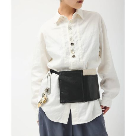 [^:25050410001830]y2025 AWzJOURNAL STANDARDJ[ɂĕД̔J[F[J[J[ubN(001)FBLACKzCg(010)FWHITETCYɂĕД̔TCYF[J[TCYt[(009)FFuLa Maison de LyllisvuLYvfUCi[MIKA KASAIƃW[iX^_[h̃R{iBE̗ʂoNGCVɌȂhƌ̂́AuLa Maison de LyllisvuLYvfUCi[̊̂BȊ񂪁AmƂEEEHɎĂ̂͂܂ĂƂޏ̃[h[uC[WABe[Ŵ悤ȁA̗NʂȃR{[VB킩痷܂łV[XɂȂACełBlVc͉ĂByHDƂĂ͂Ả߂ɂ𗧂܂BHdl̃lVćApĂ郔Be[W̃`VcTvOB݂̓KxȂƂrû悤ȑOẴfUCAI[o[TCỸnTVGbgAL{^gݍ킹邱ƂŁAVvȂꖇłlɂȂdオłB􂤂قǂɏ_炩ł܂ByMIKA KASAI/~J JTCzLa Maison de LyllisfUCi[ ́Bw@ApfUCȑƌAeЖXqfUCi[oāALa Maison de Lyllis2014NɃX^[gBɓƊwŖ،^gp̂Ȃ̎@ł̖Xqn߂BfBt[WCƂȂLY2025NX^[gBXqƗm̃oXɓɒ͂AXqPȋ݊̔ƂƂɐgɂl̃ACRƂȂ悤ȃACeĂĂBV[YŉLi܂B25010410001430@ʒyMIKA KASAIzTOOMUCH SLEEVE WASHED JACC25030410004530@ʒyMIKA KASAIzSLANK WOOL PARATROOPER PT25050410001830@ʒyMIKA KASAIzPATCH BUTTON LINEN WOOL SH25051410000230@ʒyMIKA KASAIzSLANK WOOL BUSTIER25080410002030@ʒyMIKA KASAIzDOUW BODYSUIT25080410002230@ʒyMIKA KASAIzDAUW LONG KNIT GILET25092410006730@ʒyMIKA KASAIzATTACH POCKET BAGJ[ɂĎ舵قȂ܂B舵ɂẮAiɂĂ戵\ɂĂmFBƖ̊֌WɂAۂFČꍇ܂B܂p\REX}[gtHȂǂ̊ɂA኱iƉ摜̃J[قȂꍇ܂Bi̐F́AiAbv摜QƂBpX^btF162cm@pTCYFt[ڍגpX^btF162cm@pTCYFt[