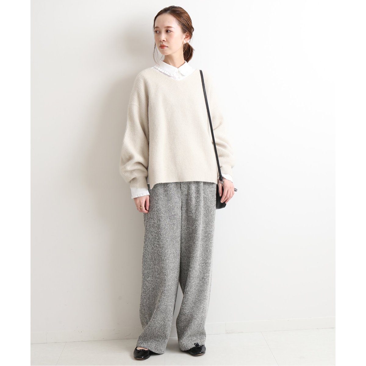 IENA - 【新品タグ付】IENA ウォッシャブル ラクーン畔Vネックプルオーバー グレーB IENA（イエナ）の「ウォッシャブル ラクーン畔Vネックプル