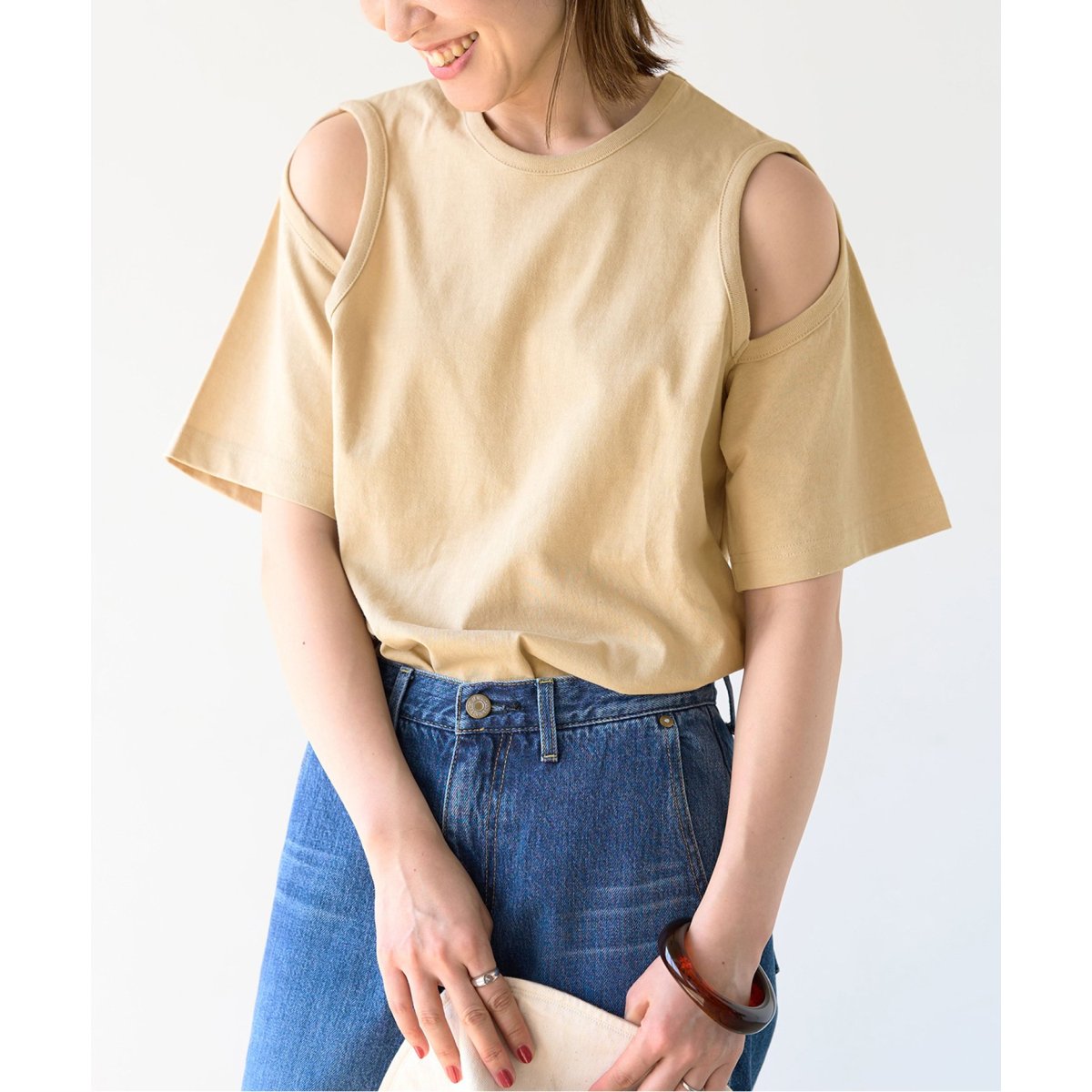 IENA　INSCRIRE / カットアウト Tシャツ 肩開きカットソー INSCRIRE / アンスクリア】Cut Outs Tee / カットアウト Tシャツ