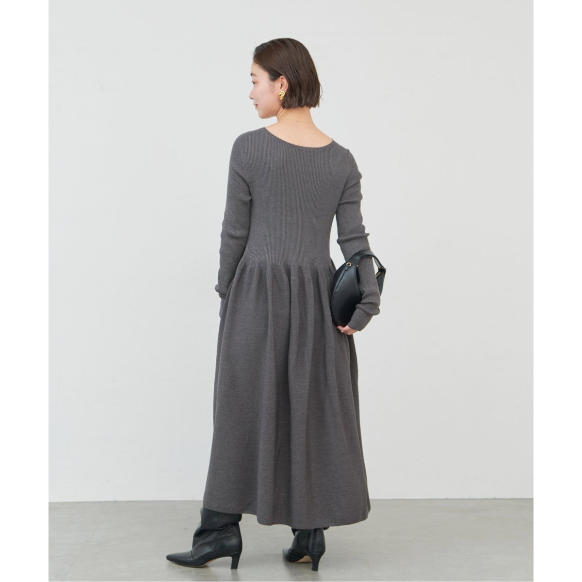 専用新品✴︎IENAイエナ✴︎ リブフォルムニットワンピース✴︎グレー✴︎みーさん着用色 専用新品✴︎IENAイエナ✴︎ リブフォルムニットワンピース✴︎グレー