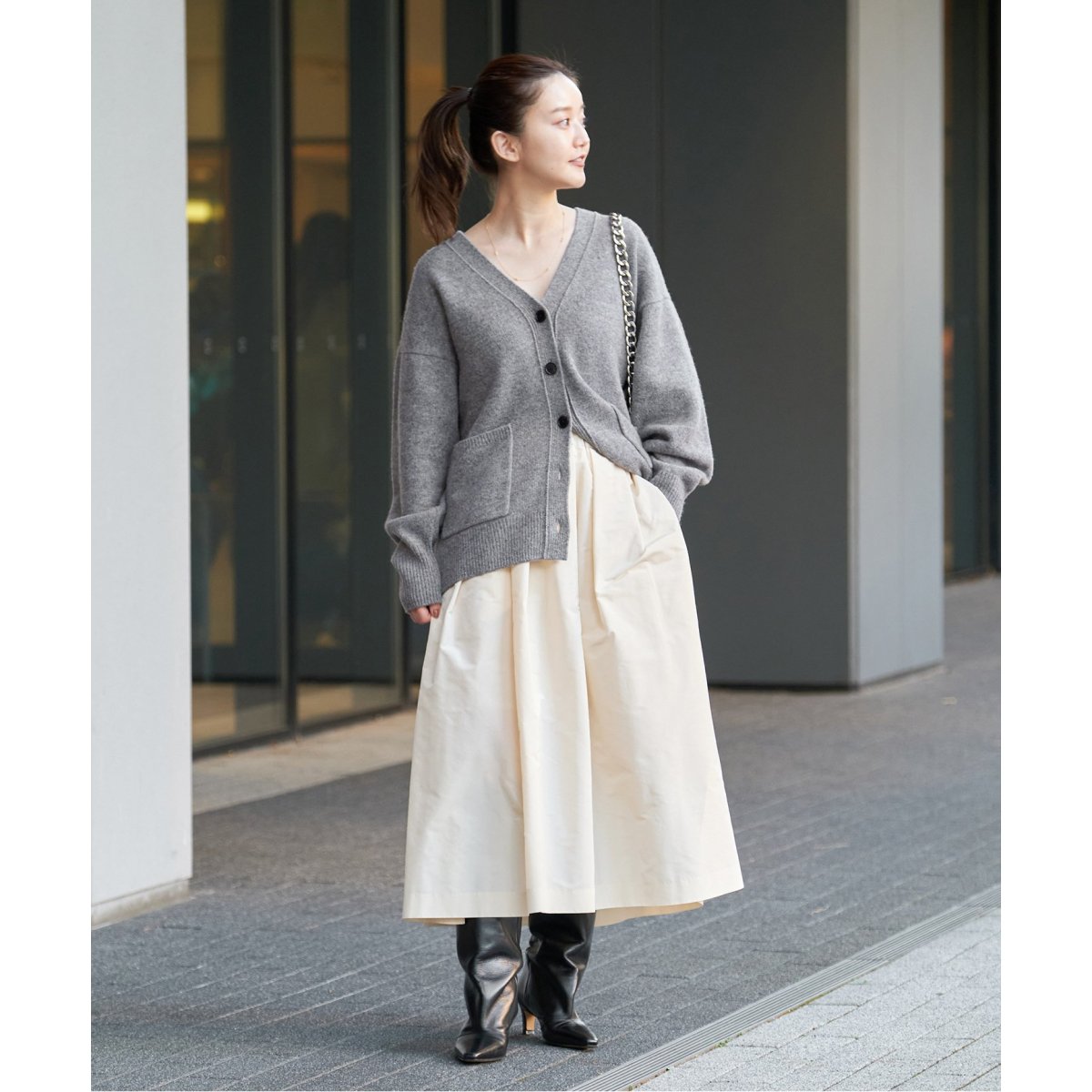 イエナ　AQUA ラグランVネックカーディガン IENA（イエナ）の「AQUAラグランVネックカーディガン◇（カーディガン