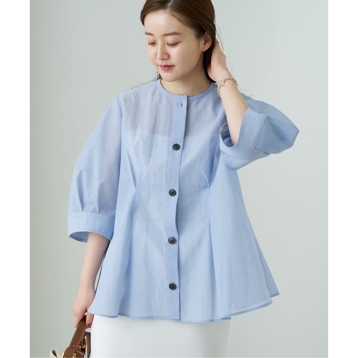 【新品タグ付き】IENA スラブオーガンジーペプラムブラウス　ブラック IENA（イエナ）の「スラブオーガンジーペプラムブラウス（シャツ