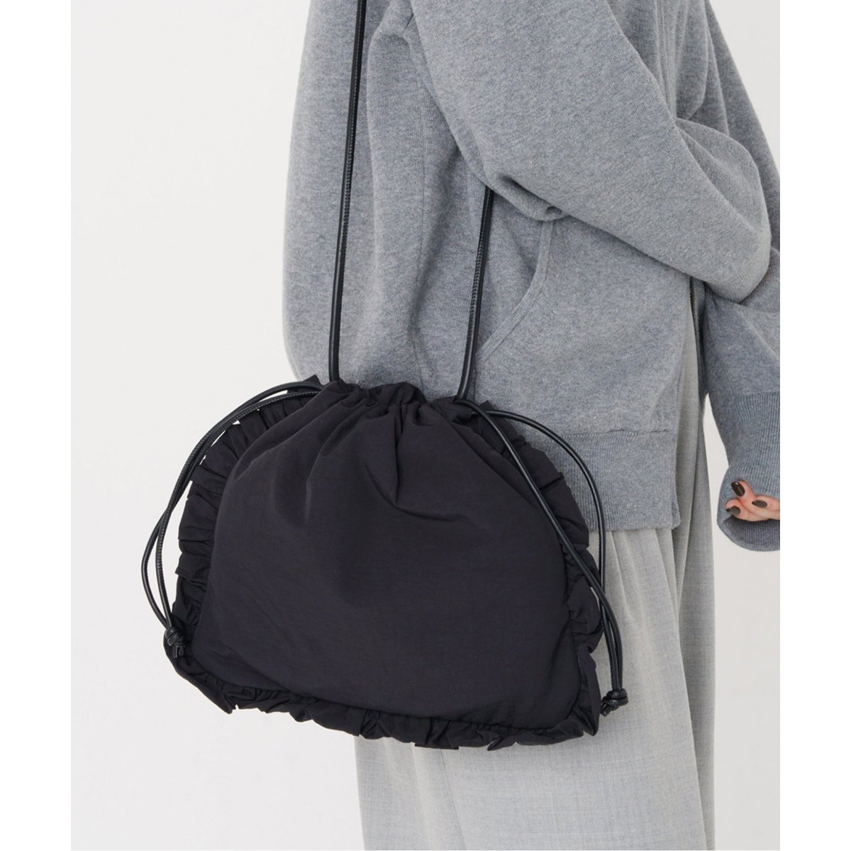 ALLA HOLLON/オラホロン ナイロンフリルバッグ A3043PBG025 ALLA HOLLON/オラホロン ナイロンフリルバッグ A3043PBG025 | イエナ