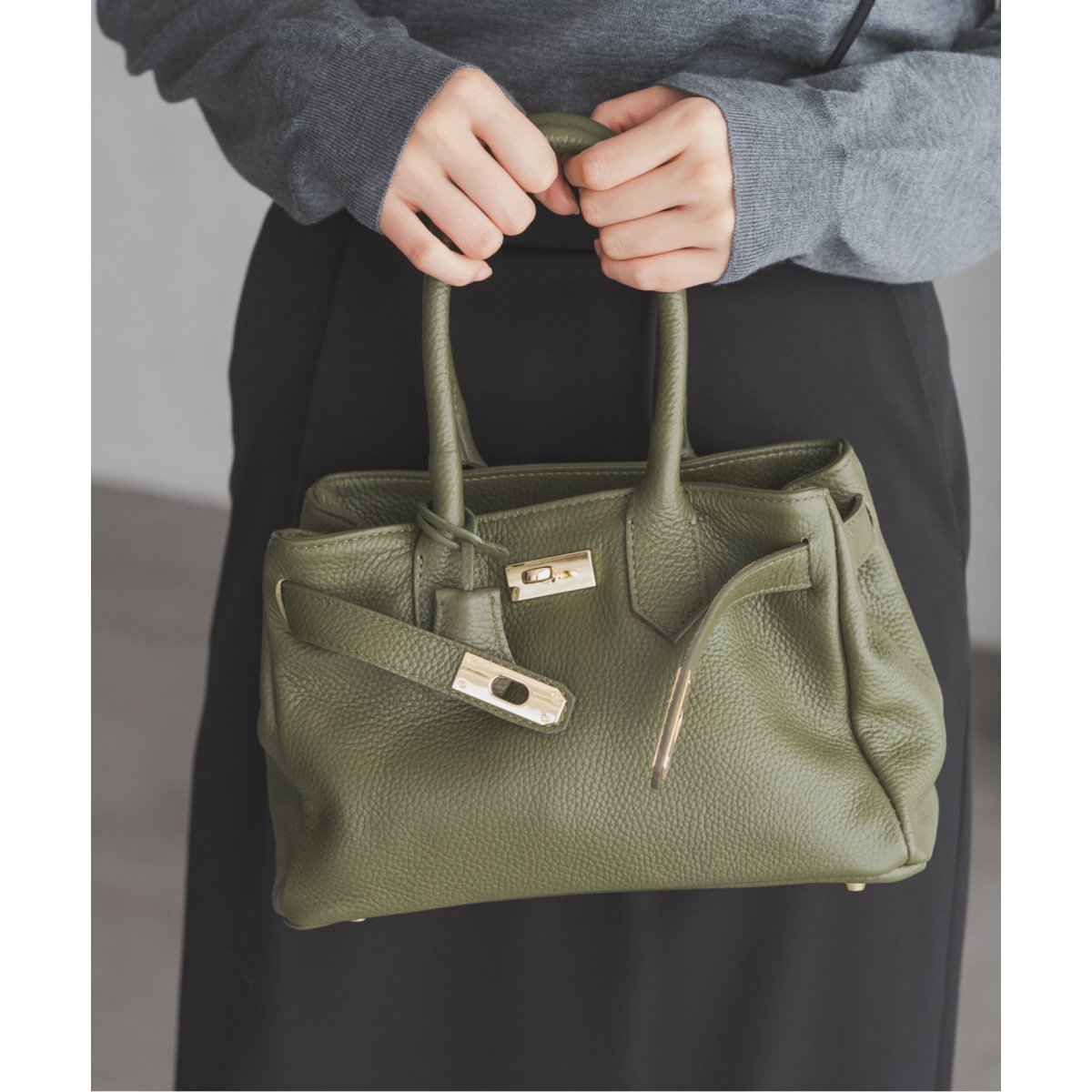 AULENTTI/オウレンティ ベルト付きレザー MIDI BAG ST-219‐M-DO AULENTTI/オウレンティ ベルト付きレザー MIDI BAG ST-219‐M-DO