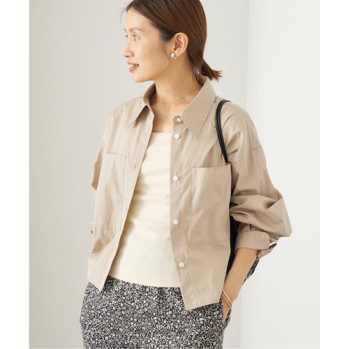 IENA maison FABRICA クロップドシャツ ホワイト IENA（イエナ）の「maison FABRICA クロップドシャツ（シャツ