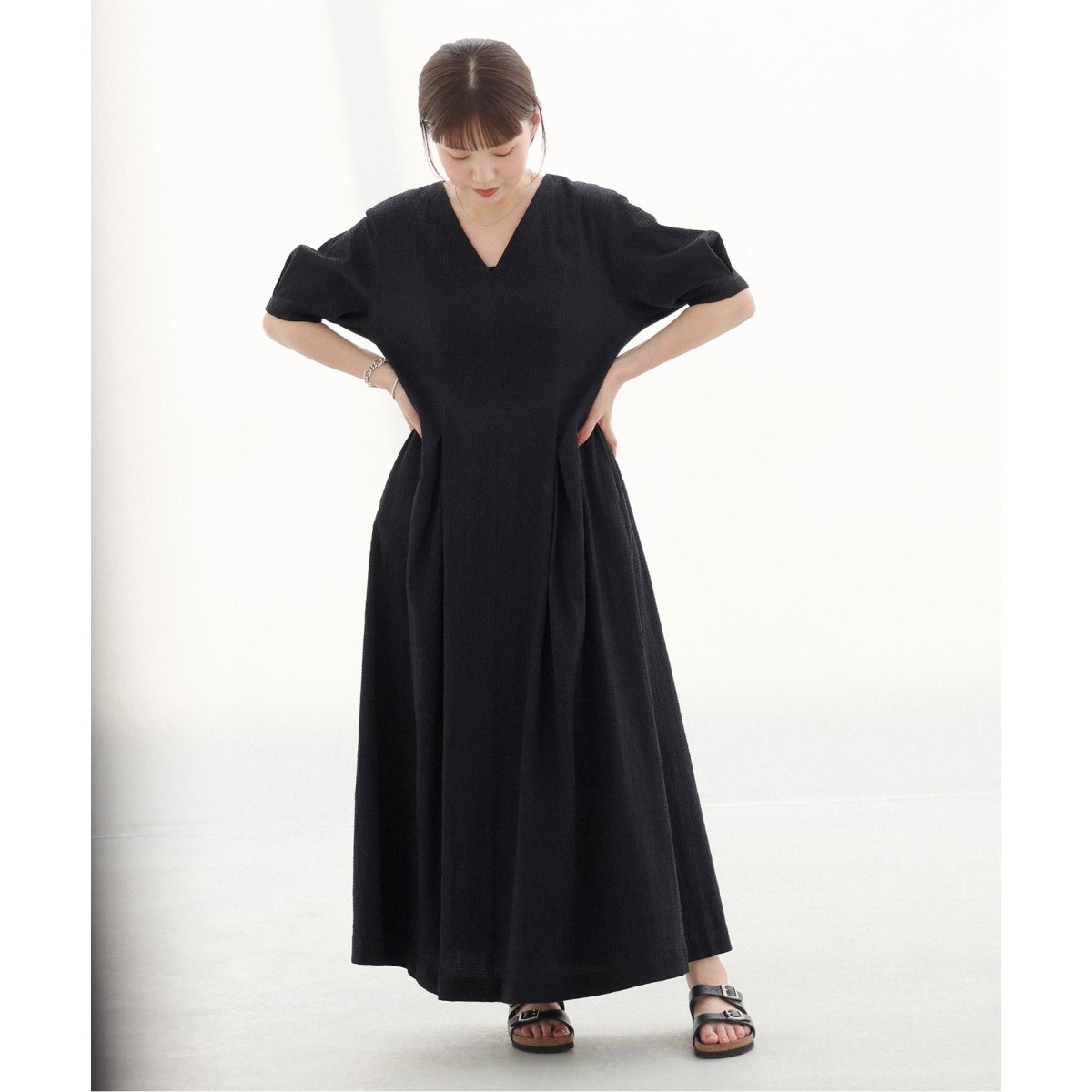 IENA イエナ B. サッカーVネックワンピース 黒 新品 みーさん WEB限定/追加2》B. サッカーVネックワンピース（ワンピース