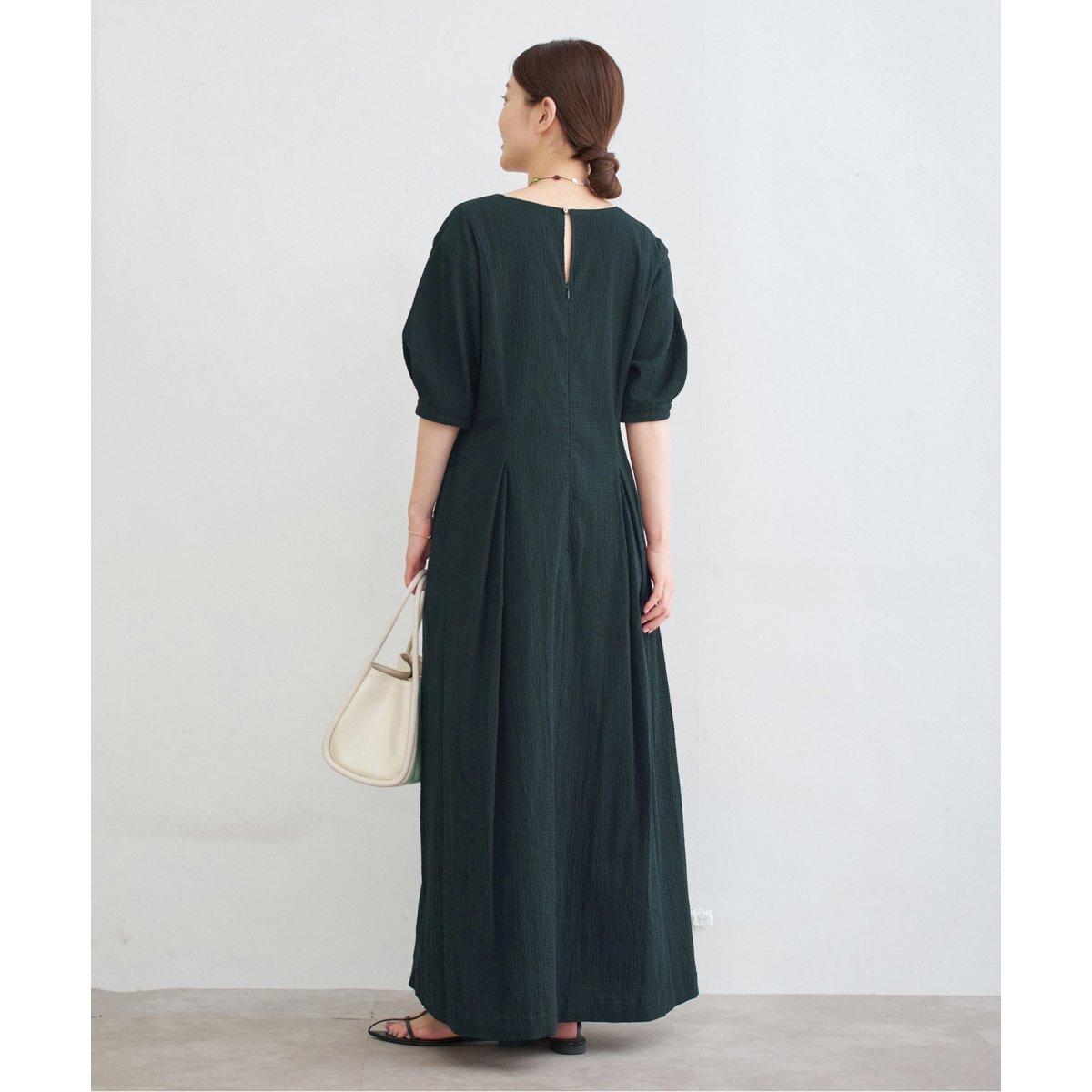 WEB限定/追加2》B. サッカーVネックワンピース | イエナ(IENA