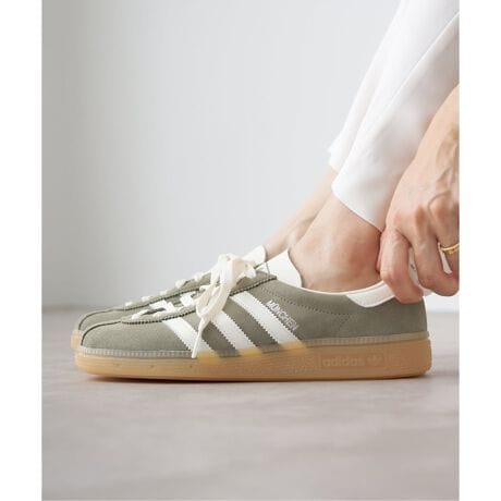 [^:25093910000330][J[iԁFJS3990/JS3991ЃTCYF[J[TCY22.5(225)F22.523.0(230)F23.023.5(235)F23.524.0(240)F24.024.5(245)F24.525.0(250)F25.0ЃJ[F[J[J[O[A(007)F Silver Pebble / Off White / Silver MetallicTbNXu[(048)F Preloved Blue / Off White / Silver MetallichCc3̓ss̖Ogȕ͋CYAXG[hV[YB㎿ȃXG[hAbp[𕢂_炩ȃpXeJ[ƁABe[WYItzCg̃V[^BU[̃X[XgCvXƃq[^ȗfނ̃RgXgj[NȁAAfB_X IWiX̃VeBV[YےfUCBI[ZeBbNȃKo[AEg\[ŁAgȕ͋Cɂ܂Ƃ߂Ă܂Byadidas originals/AfB_X IWiXzXg[gX|[cEGAuhƂ2001NɓoꂵuAfB_X IWiXvB1972N1995N܂ŁuadidasЁṽJpj[SgtHCSiOt̃SjɂAAX[ĝ߂ɊJꂽv_Ng̕iÃ݂gh𔽉fV샂fR{[Vɂv_Ng܂ŁALiWJ́B̏íAIENAł̎舵ɂȂ܂BړX܂ւ₢킹̍ۂIENAX܂ւ肢v܂B舵ɂẮAiɂĂi\łmFBƖ̊֌WɂAۂFČꍇ܂B܂p\REX}[gtHȂǂ̊ɂA኱iƉ摜̃J[قȂꍇ܂Bi̐F́AiAbv摜QƂB